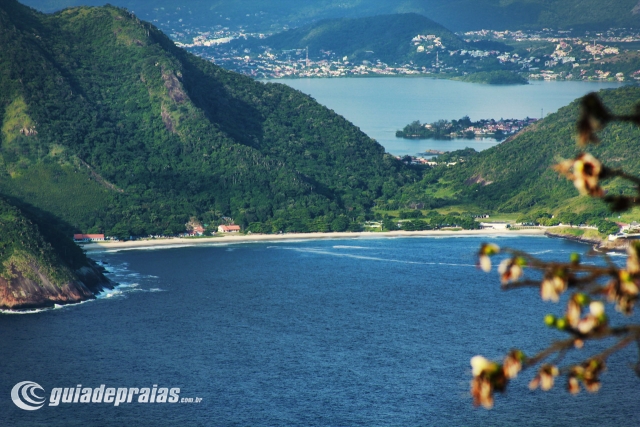 Praia de Charitas ou do Forte do Imbu | Foto de g